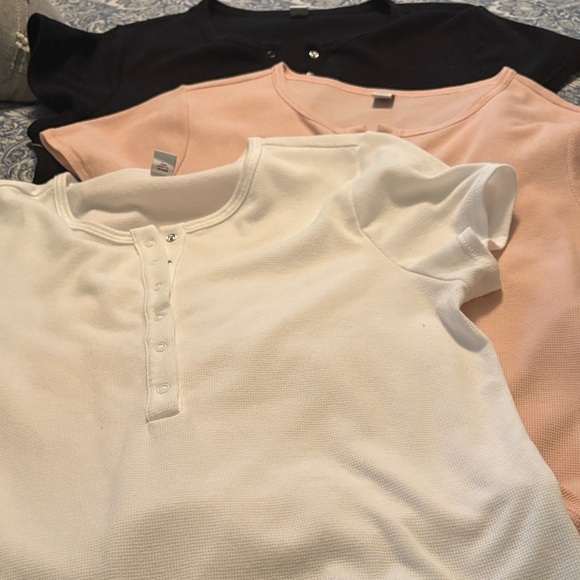 Bundle Old Navy Short Sleeve Henley Top-Black White Peach - Picture 13 of 14